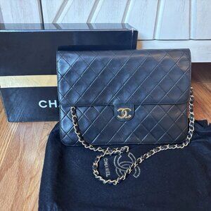 Authentic CHANEL black lambskin vintage classic single flap 24k gold